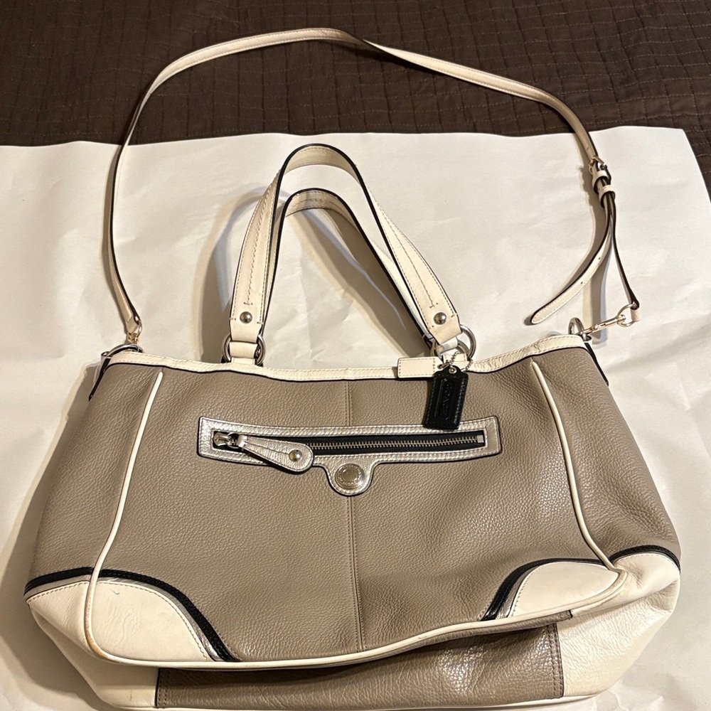 COACH LAURA SPECTATOR TOTE #F15145 ALL LEATHER PEBBLE grain Tote Bag